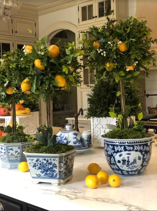 Round Figurine Cherry Blossom Fishbowl